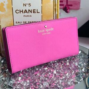 Kate Spade NWOT Pink Saffiano leather like Wallet